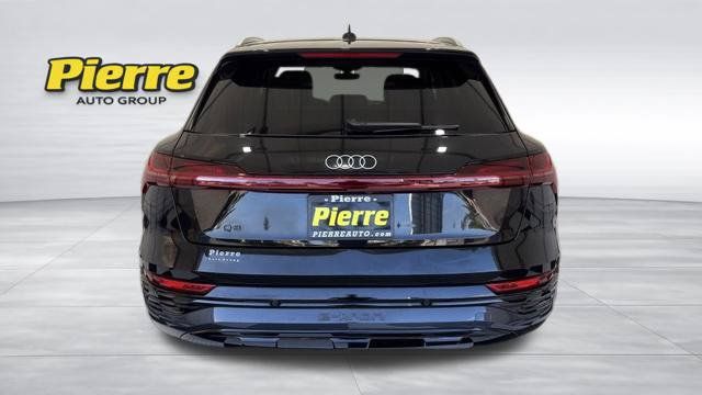 Used 2024 Audi Q8 e-tron Premium Plus w/ Premium Plus Package AWD/4WD image 3