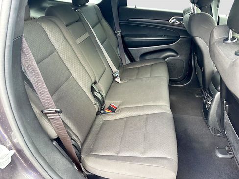 Used 2021 Jeep Grand Cherokee Laredo RWD image 27