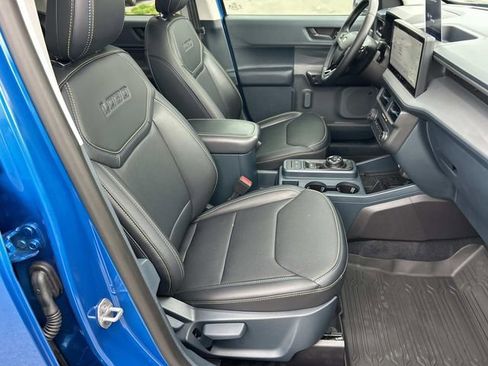 Used 2025 Ford Maverick Lobo image 26