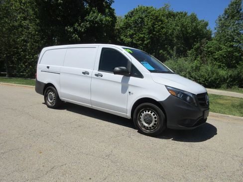 Used 2019 Mercedes-Benz Metris image 4