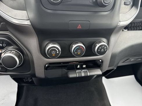 Used 2022 RAM 1500 Big Horn AWD/4WD image 18