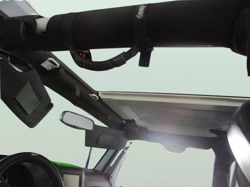 Used 2016 Jeep Wrangler Unlimited Sahara w/ Dual Top Group image 25