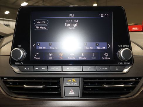 Used 2024 Nissan Altima 2.5 SV image 12