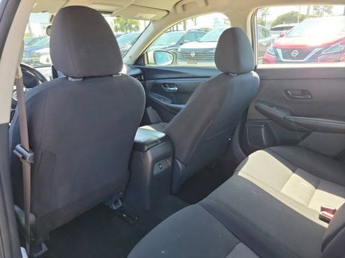 Used 2025 Nissan Sentra SV FWD image 17