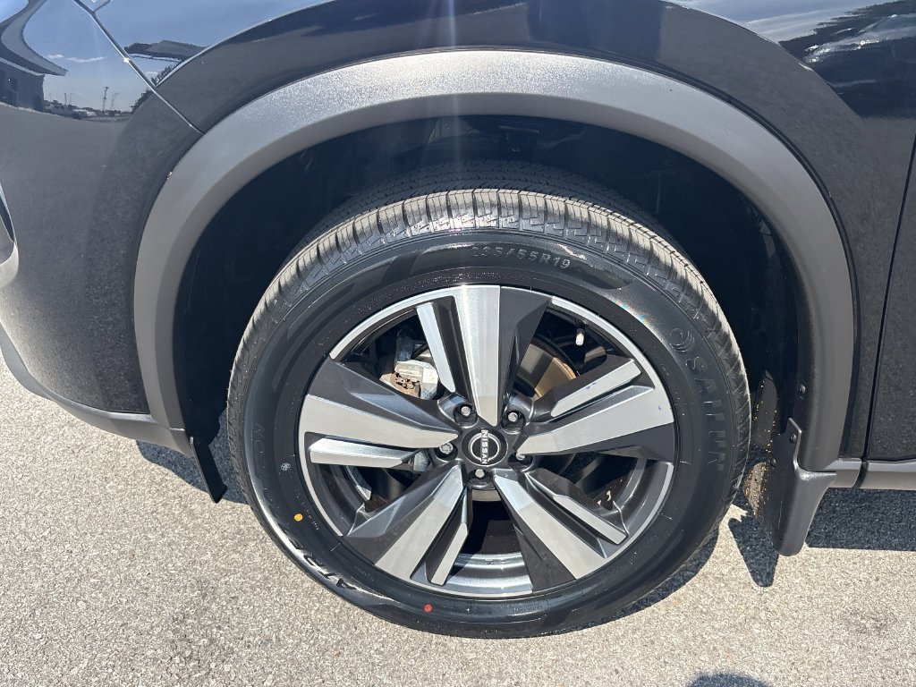 Used 2025 Nissan Rogue SL FWD image 19