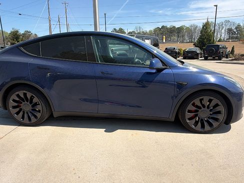 Used 2022 Tesla Model Y Performance image 7