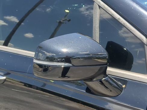 Used 2024 Kia Carnival EX FWD image 12