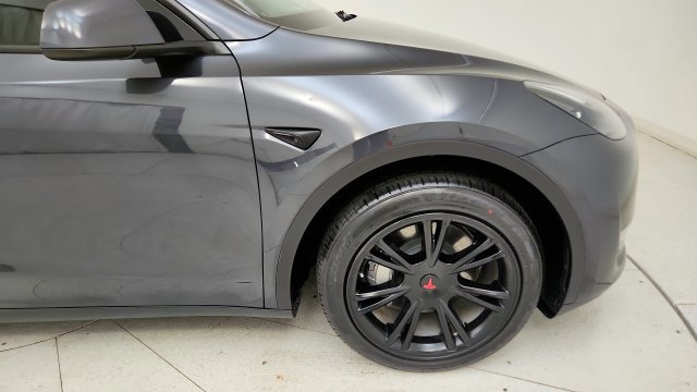 Used 2024 Tesla Model Y 2WD image 21