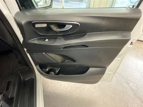 Used 2016 Mercedes-Benz Metris Passenger w/ Driver Efficiency Package image 16