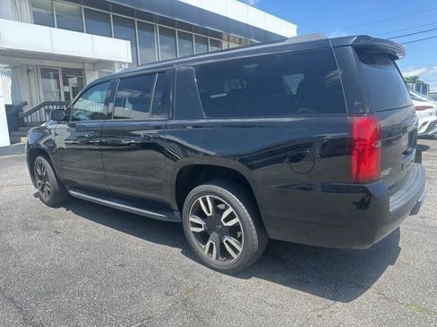 Used 2018 Chevrolet Suburban Premier AWD/4WD image 13