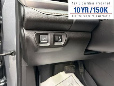 Used 2022 GMC Acadia AT4 image 17