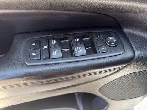 Used 2021 Jeep Grand Cherokee Laredo X AWD/4WD image 11