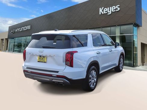 Used 2023 Hyundai Palisade SEL FWD image 4