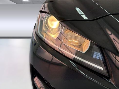 Used 2019 Jaguar F-PACE Premium image 10