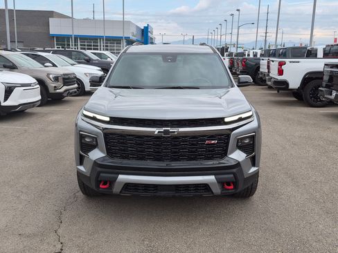 Used 2025 Chevrolet Traverse Z71 AWD/4WD image 9