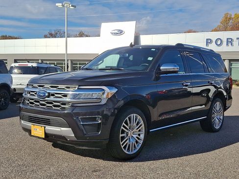 Certified 2024 Ford Expedition Platinum image 4