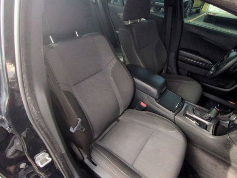 Used 2019 Dodge Charger SXT image 20