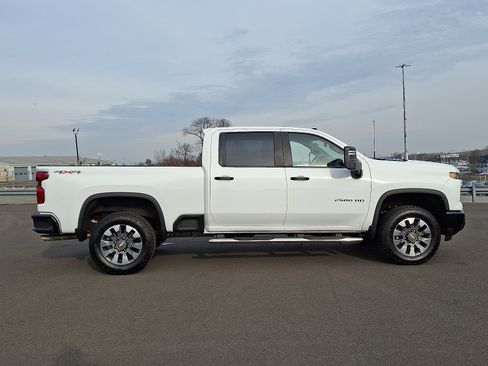Certified 2024 Chevrolet Silverado 2500 Custom w/ Custom Convenience Package image 7