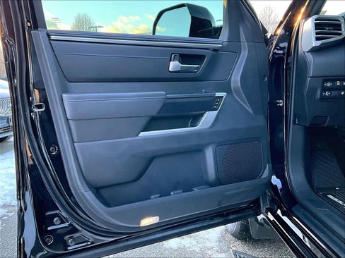 Used 2024 Toyota Sequoia Platinum image 9