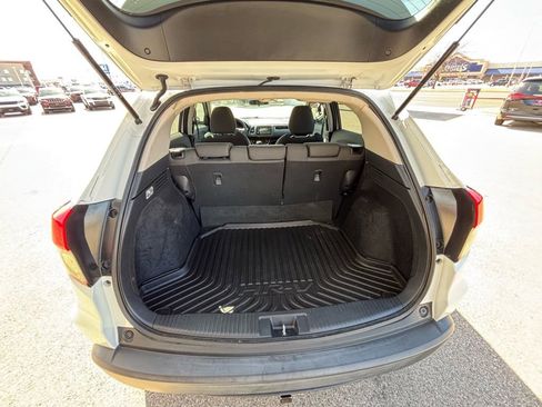 Used 2021 Honda HR-V EX image 7
