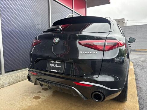 Used 2023 Alfa Romeo Stelvio Veloce AWD/4WD image 7