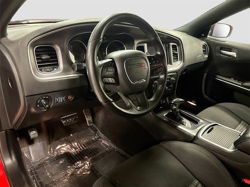 Used 2019 Dodge Charger R/T image 9