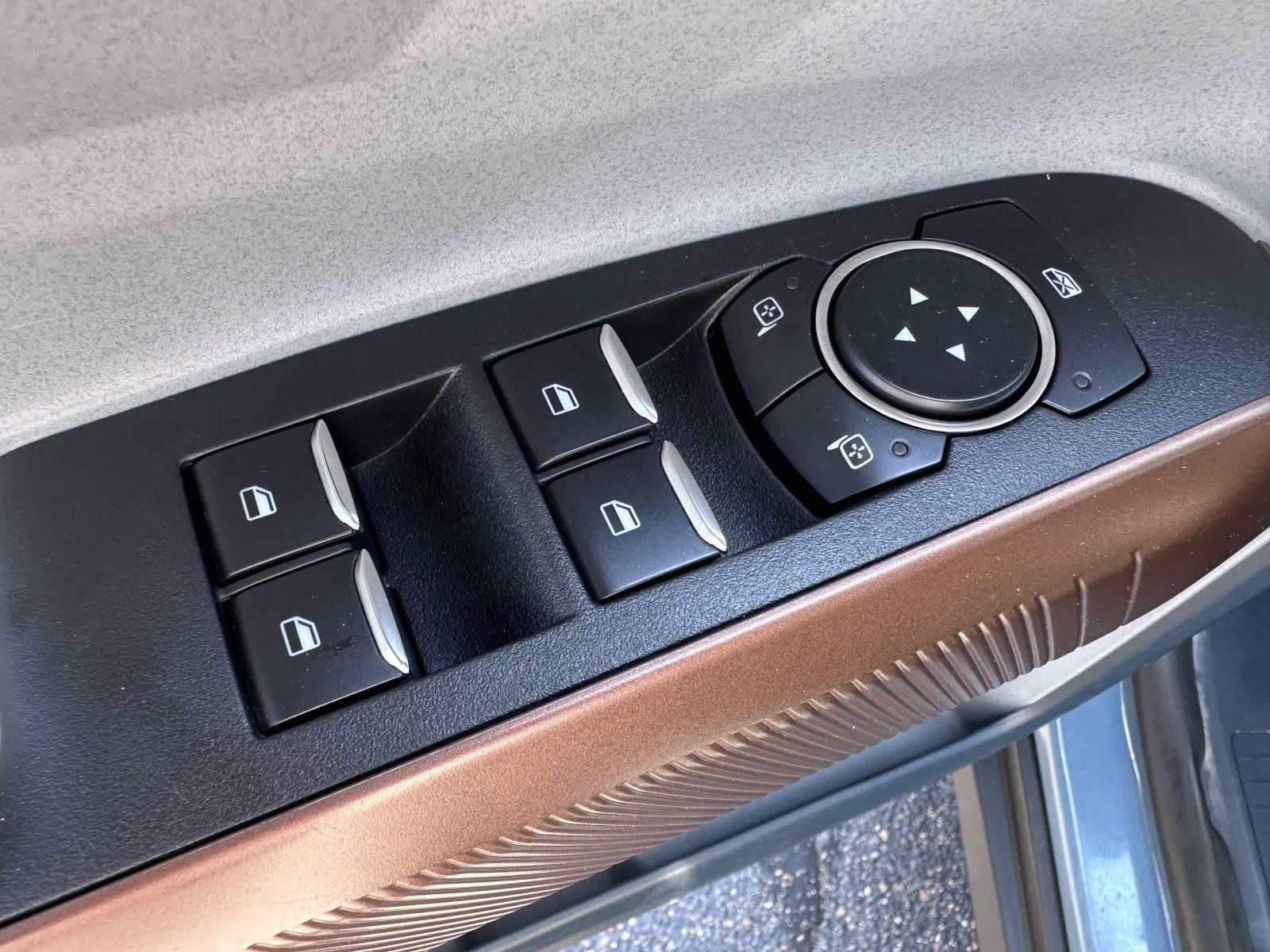 Used 2022 Ford Maverick Lariat FWD image 10