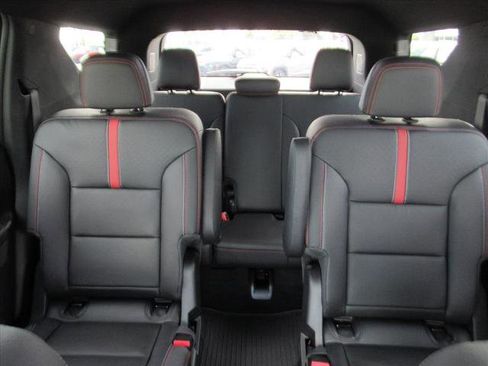 New 2026 Chevrolet Traverse RS image 32