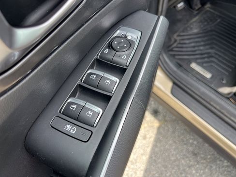 Used 2021 Kia Sorento S w/ Panoramic Sunroof Package image 15