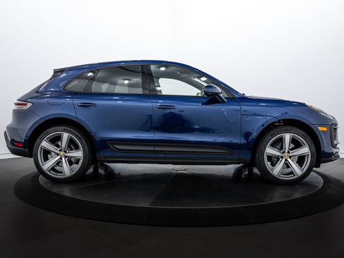 Certified 2025 Porsche Macan image 8