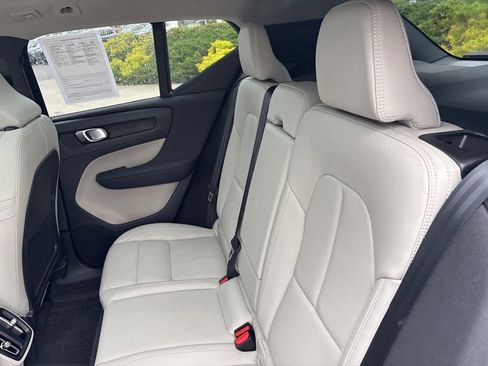 Certified 2026 Volvo XC40 B5 Plus AWD/4WD image 28