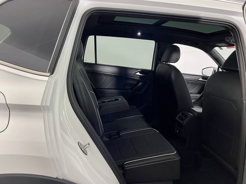 Used 2022 Volkswagen Tiguan SEL R-Line image 29