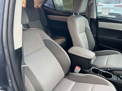 Used 2017 Toyota Corolla LE image 28