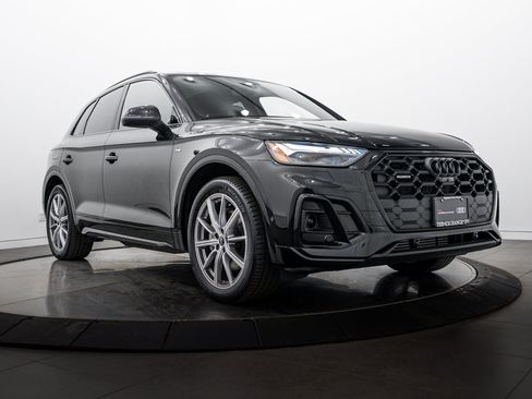 Used 2023 Audi Q5 e Prestige w/ Prestige Package AWD/4WD image 1