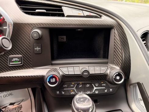 Used 2015 Chevrolet Corvette Z06 RWD image 23