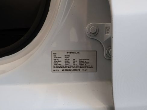 Used 2024 Tesla Model Y Long Range AWD/4WD image 38