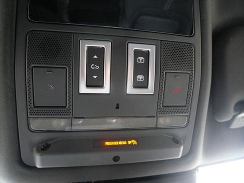 Used 2025 Jaguar F-PACE R-Dynamic S image 32