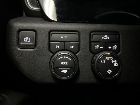 Certified 2024 Chevrolet Silverado 1500 LT AWD/4WD image 18
