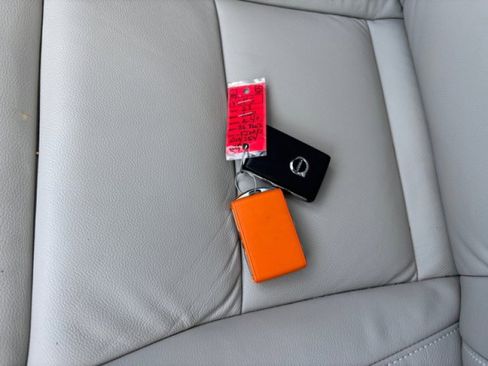 Used 2023 Volvo XC40 B5 Plus w/ Driver Assist Package image 22