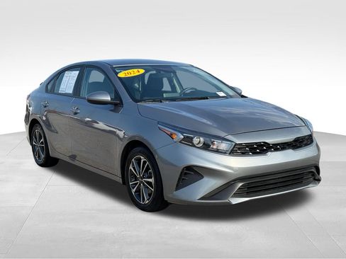 Used 2024 Kia Forte LXS FWD image 31