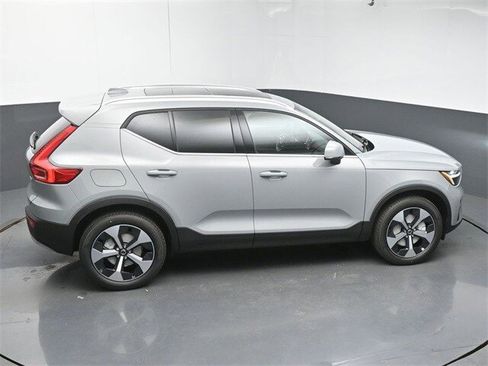 New 2025 Volvo XC40 B5 Core w/ Protection Package Premier image 46
