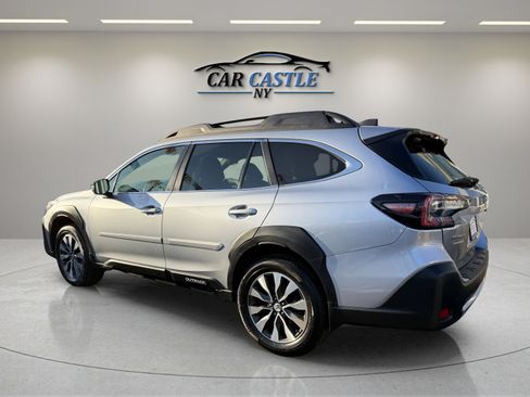 Used 2023 Subaru Outback Limited AWD/4WD image 11