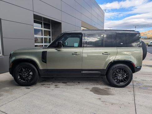 Used 2023 Land Rover Defender 110 X-Dynamic SE image 11