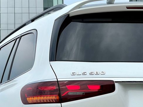 Certified 2025 Mercedes-Benz GLS 580 4MATIC image 14