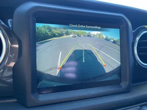 Used 2023 Jeep Wrangler Altitude image 16