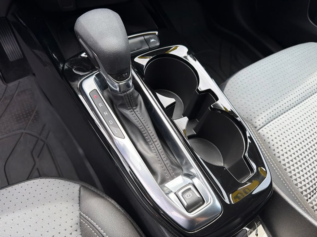 Used 2024 Chevrolet Trax LT w/ Sunroof Package FWD image 21
