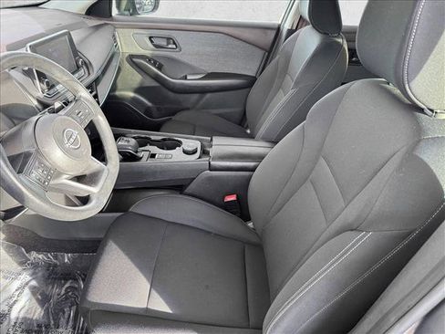 Used 2023 Nissan Rogue S image 10