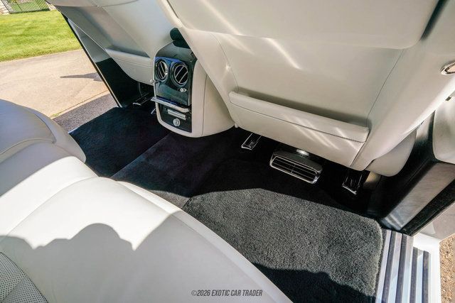 Used 2020 Rolls-Royce Phantom Sedan RWD image 33