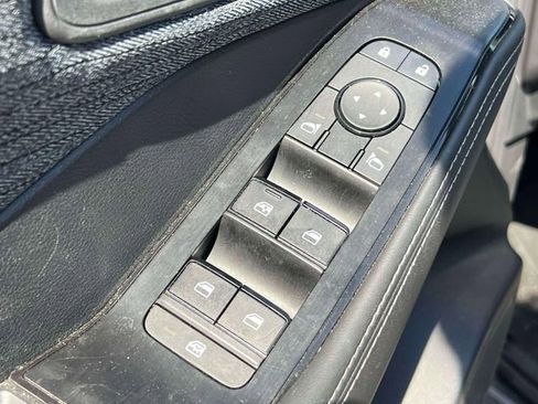 Used 2023 Nissan Rogue SV AWD/4WD image 18