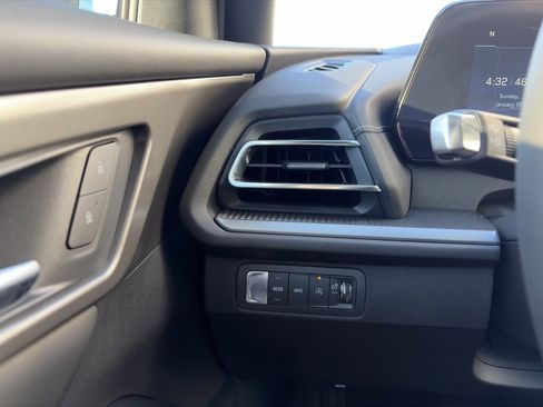 Used 2025 Chevrolet Traverse LT w/ LPO, Floor Liner Package image 20